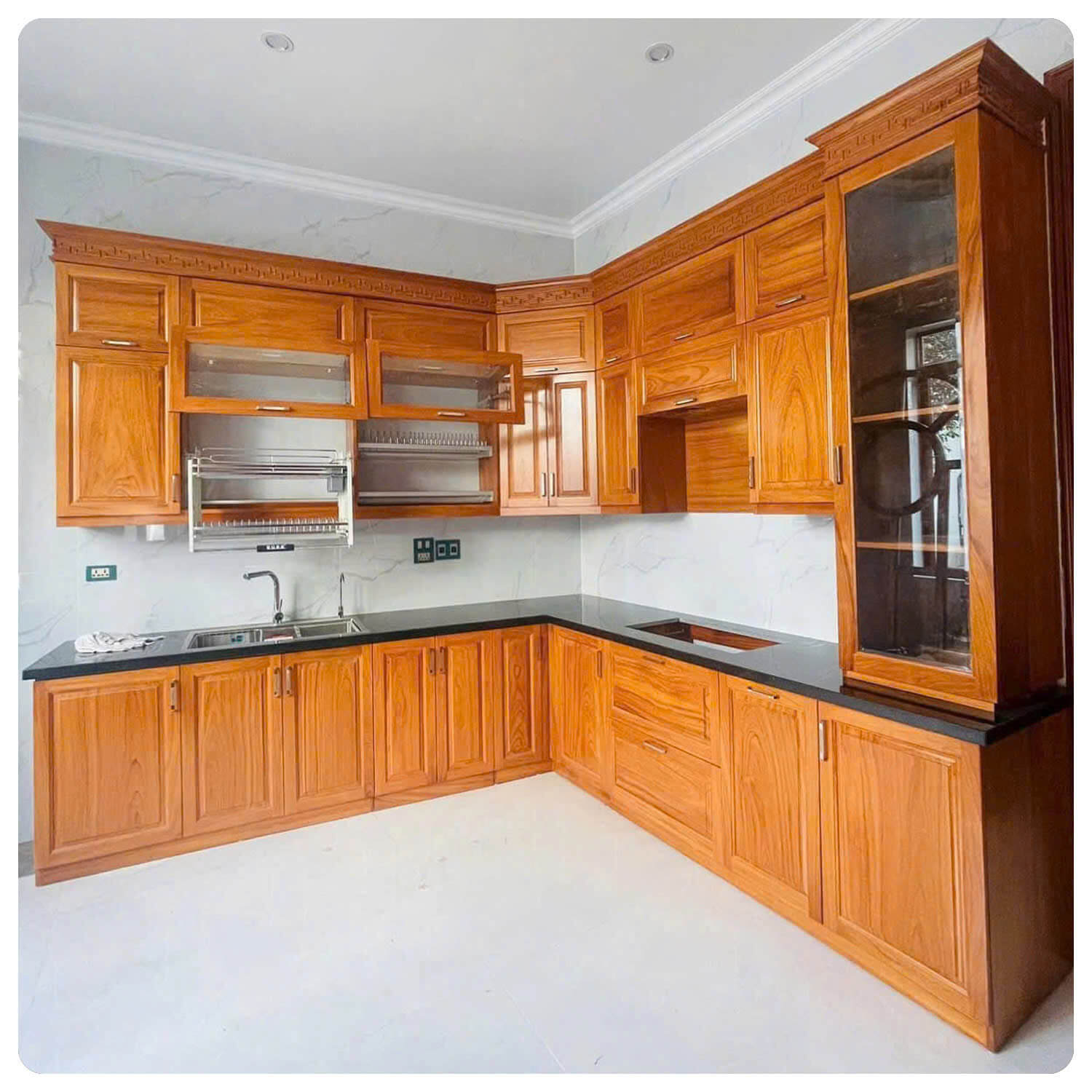 tủ bếp gỗ tự nhiên