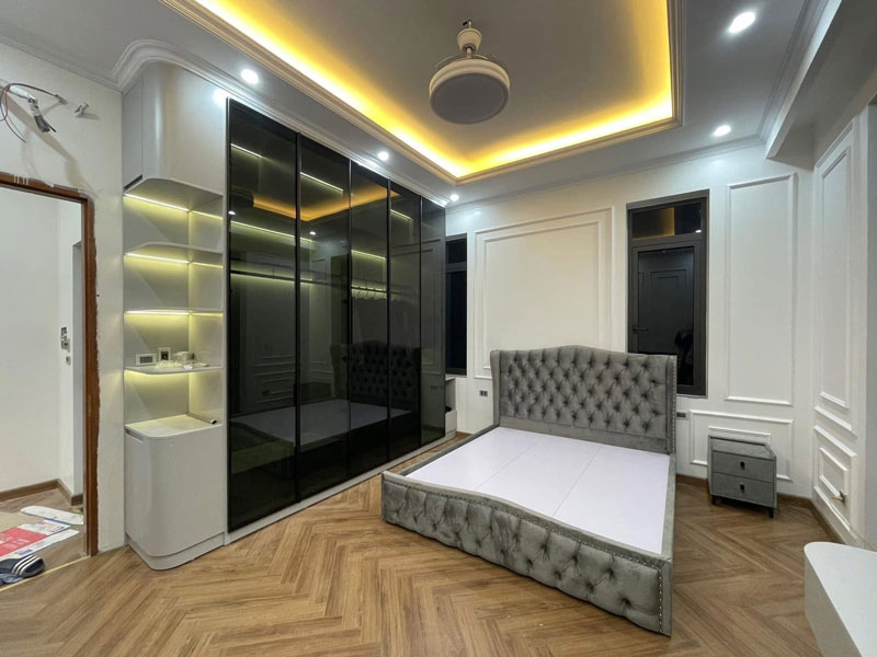 Tủ áo cánh kính gia đình A Quyền-Phúc lợi, Long biên, Hà nội