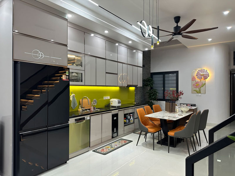 Tủ bếp inox cánh kính gia đình A Quyền-Phúc lợi, Long biên, Hà nội